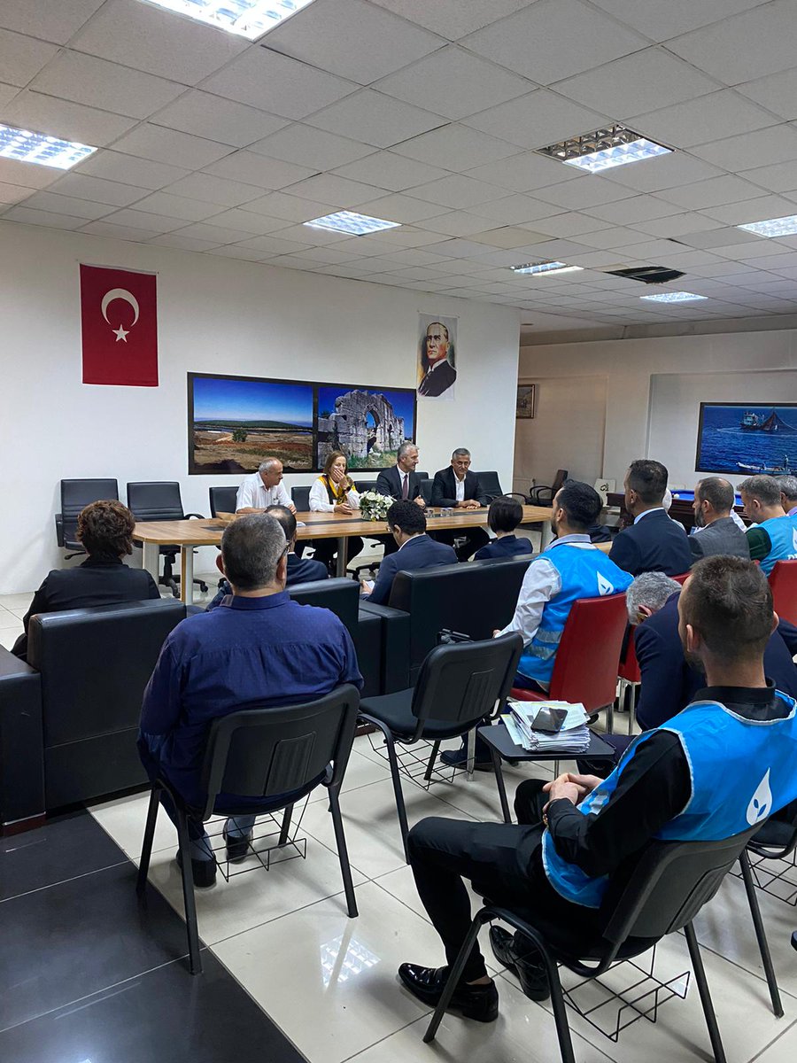 DEVA Partisi Genel Başkan Yardımcılarımız ve GMYK üyelerimizin katılımıyla Düzce Tüm Muhtarlar Derneği'ni ziyaret ettik. Karşılıklı istişarelerde bulunarak verimli sohbet gerçekleştirdik. 
#AnadolununDevası
<a href="/bdalgin/">Burak Dalgın</a> 
<a href="/EssumAslan/">Essum Aslan</a>
<a href="/Mustafaucak07/">Mustafa Uçak</a> 
<a href="/ABurcinYereli/">Prof.Dr. Ahmet Burçin Yereli</a> 
<a href="/metinkasikoglu/">Metin Kaşıkoğlu</a>