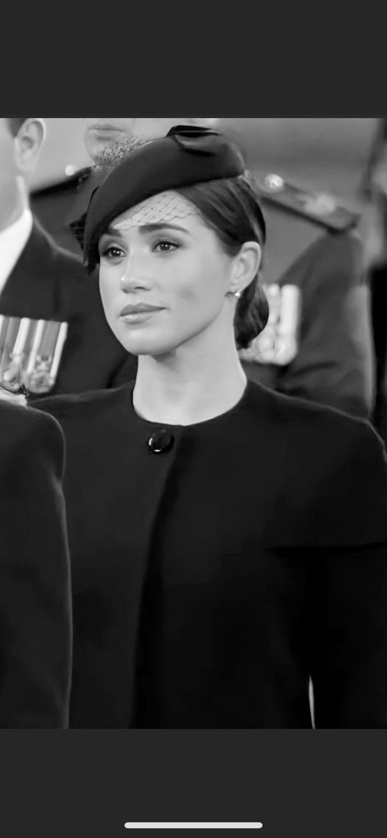 PicsMeghan's tweet photo. Meghan Markle is a gift the British Royal Family was never worthy of
#Meghan
#MeghanMarkle https://t.co/2LY5qE1IKj