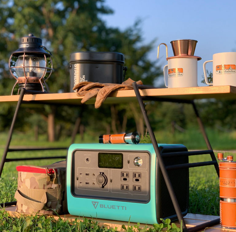 Maxoak_official's tweet photo. ⚡⚡BLUETTI EB70 716WH/1000W PORTABLE POWER STATION
🤔🤔🤔How many appliances can be powered by it at the same time?
💻Learn more about EB70>>https://t.co/u6YgszqAxM
#BLUETTI #Maxoak #powerstation #poweroak #powerbank #deal #vanlife #van https://t.co/ZmziNS2HXY