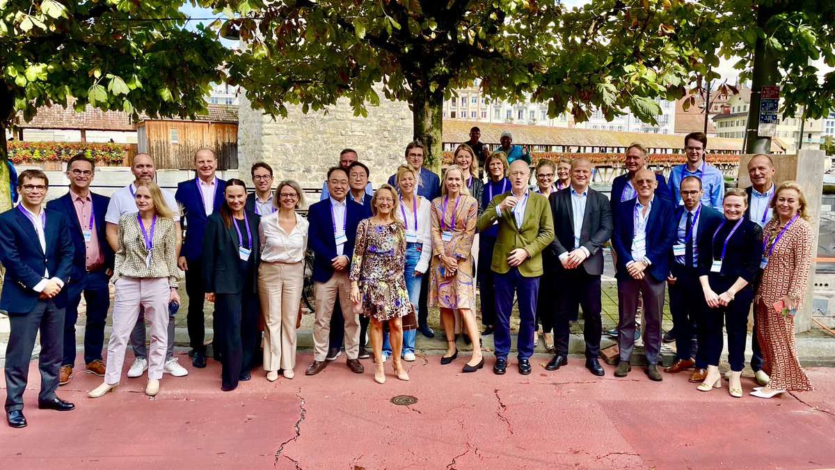 Icro_Meattini's tweet photo. A toolbox to improve axillary management in #breastcancer Amazing group of colleagues and impressive discussions in #Luzern led by a great @breastDoktor #radonc #medonc #surgonc @EUBREAST @OncoAlert #OncoAlert https://t.co/209ULDos5E
