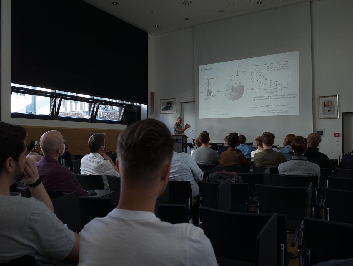 Nach zweijähriger pandemiebedingter Pause konnten 14 interessierte Dortmunder und Münsteraner Student*innen sich wieder in Kooperation mit der FH Münster einen Eindruck bei ausgewählten Unternehmen im Bereich Mikro-, Nano- und Biotechnolgie verschaffen.
#etit #tudortmund