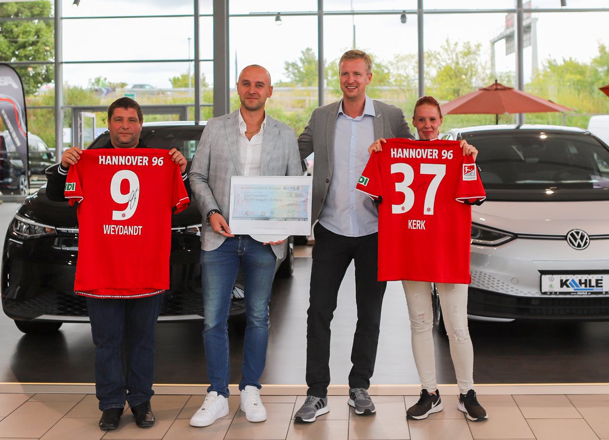 "Trikot ersteigern – und Gutes tun!" – unter diesem Motto hat das Autohaus Kahle uns mit einer Spende unterstützt. Vielen Dank für die klasse Aktion und die damit verbundene Unterstützung sozial benachteiligter Kinder in der Region Hannover. #SportAlsChance #SozialeIntegration