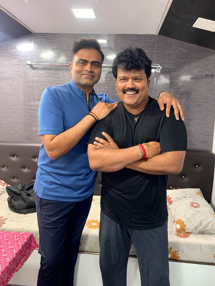 ActorSriman's tweet image. @varisu Thank you for the opportunity in varisu any time when I get the chance to work with Thalapathy I don’t miss, thank you Dil RajuGaru thank you director VamsiGaru, thank you nanba yen aar uyir vijima I cannot I will not I should not forget the support, love you vjyma