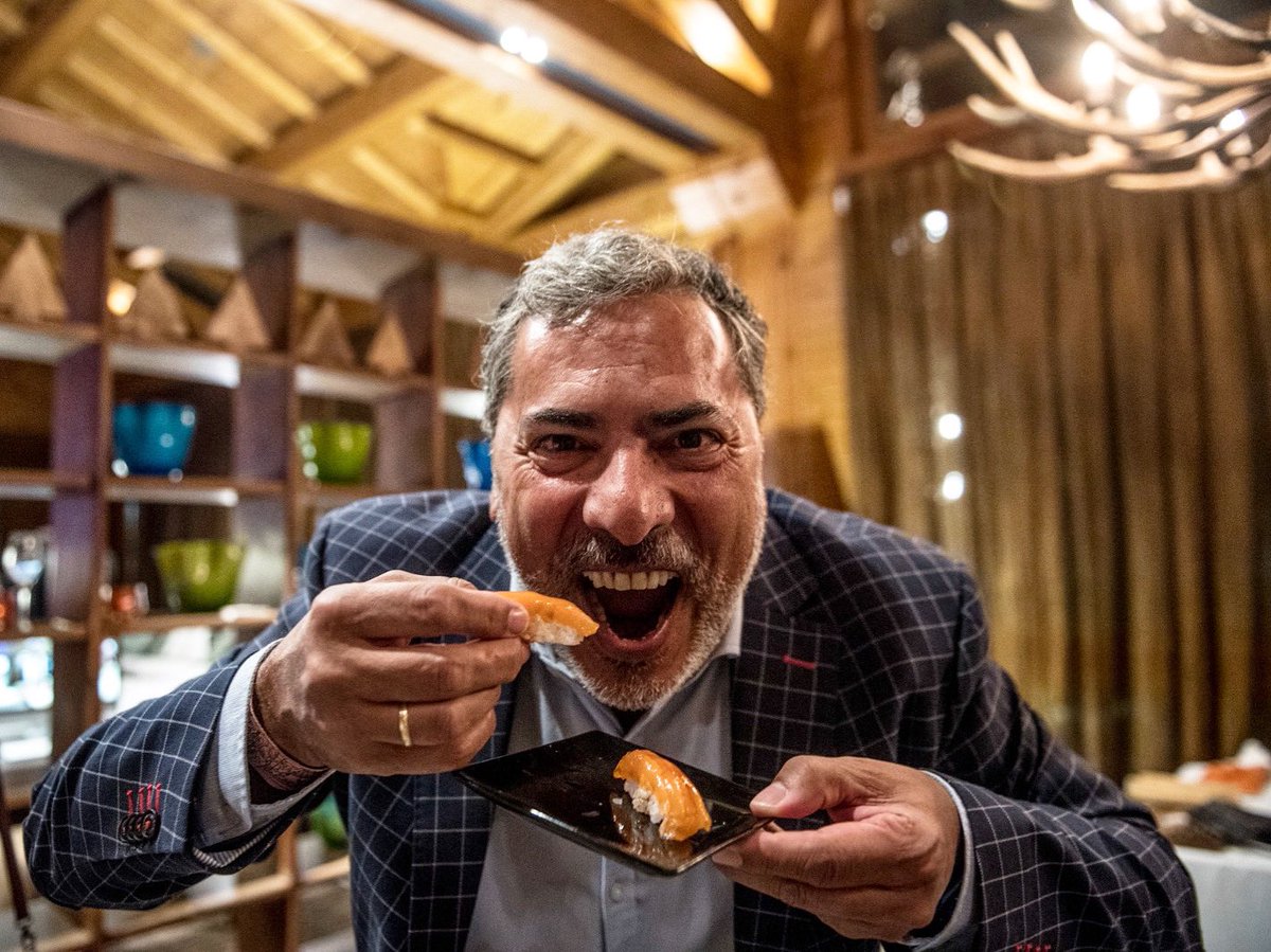 albgranados's tweet photo. Gracias #carlosgilandreu por la foto! Disfrutando de los nigiris de @hideki_koyshunka del restaurante #koyhermitage en @SportHotels #Soldeu #Andorra cena por @AndorraTaste
¡Siempre disfrutando!
#food #foodies #gastro #cocina #nigiri #comidajapo #albertogranados https://t.co/WFBLsxm0ND