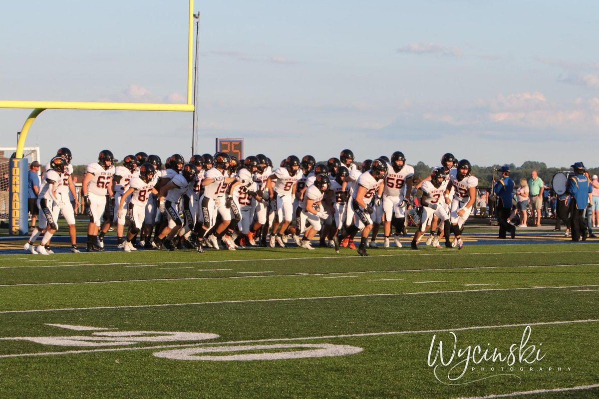 CoachKevinBoard's tweet photo. Best day of the week! It’s GAME DAY!!
#BeatTriValley #US https://t.co/NBipASXQZ9