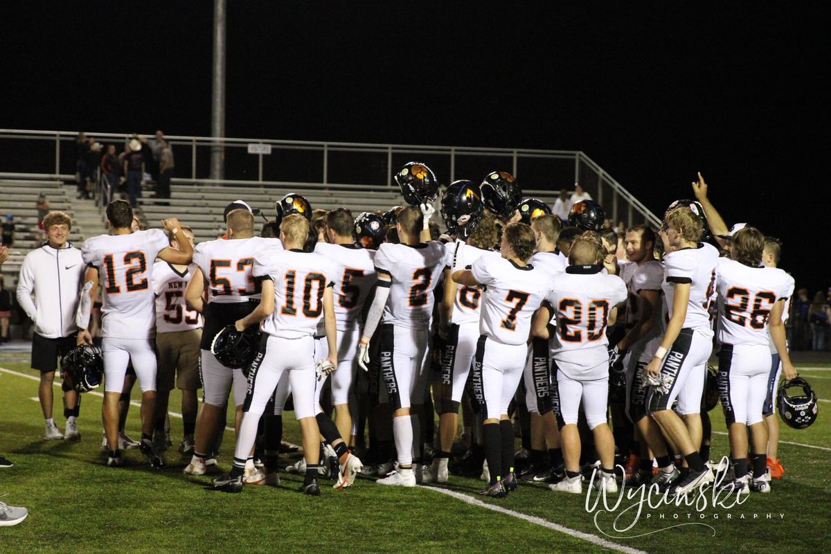 CoachKevinBoard's tweet photo. Best day of the week! It’s GAME DAY!!
#BeatTriValley #US https://t.co/NBipASXQZ9