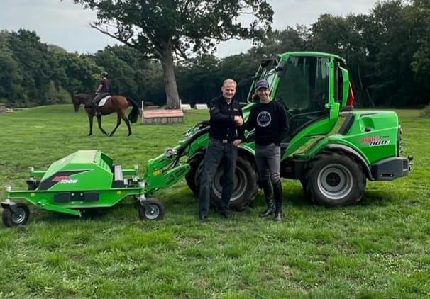 ARPRM's tweet photo. #sponsorship' Australian #KevinMcNabEventing, has just signed a new deal with @AvantTecnoUK.  Kevin said “The machinery saves many hours of work. It’s great to have ‘boys toys’ and I have been able to show many colleagues how useful the Avant is to have on the yard.' https://t.co/IFi3DTgfjT