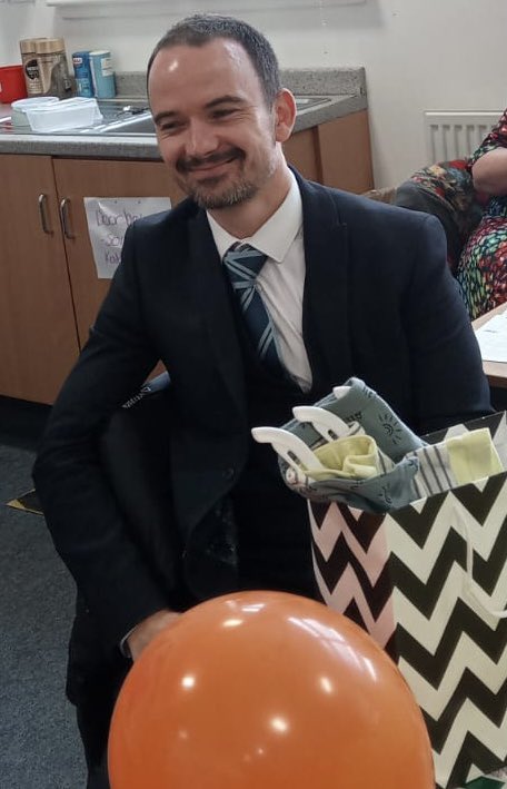 CompsciDunc's tweet photo. Today we say goodbye to Mr Currie who takes up his new appointment at Holyrood Secondary. We will all miss you  @DuncanrigScndry https://t.co/r7w8bHA1zN
