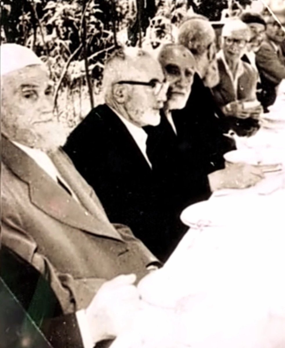 eavsrn's tweet photo. “Sami Efendiyi tanırım. İki kere elini öpme şerefine erdim. 
Sami Efendi gökten inen yağmur damlası gibi saf, berrak ve temizdir. O idrofil pamuk gibidir. Hangi yaraya koysanız merhem olur, iyi gelir.”

Necip Fazıl Kısakürek https://t.co/xHE8UJMH7j