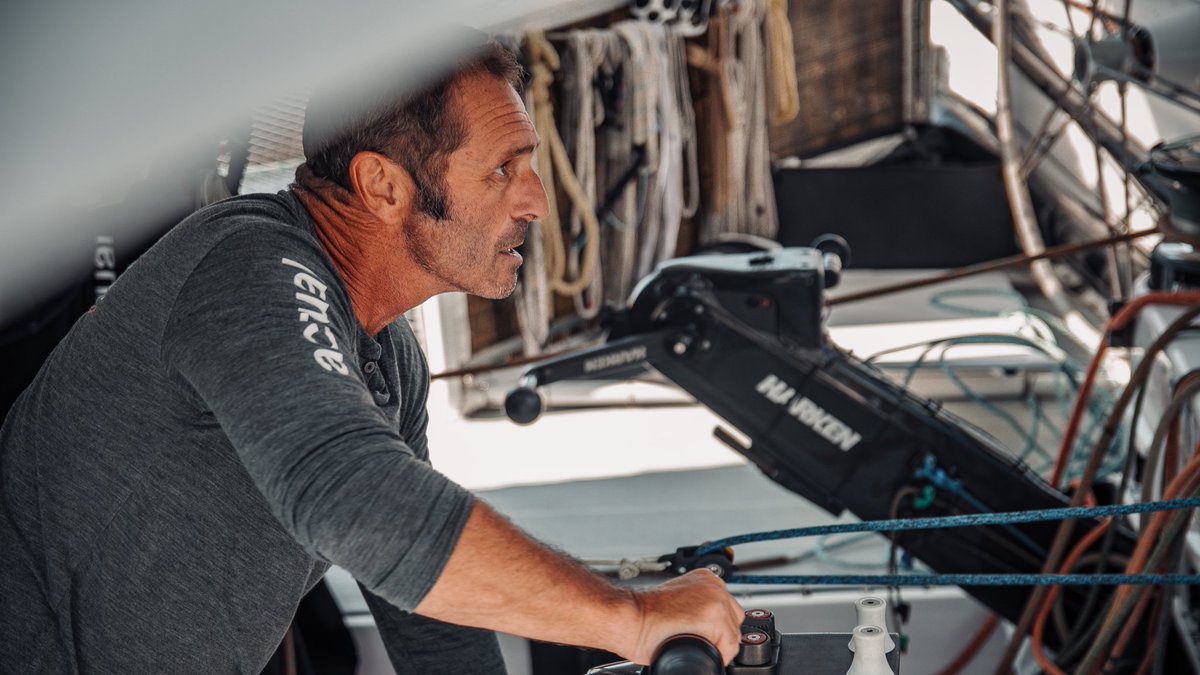 [S-7️⃣ semaines <a href="/routedurhum/">Route du Rhum - Destination Guadeloupe</a>]  
➡️ Session d'entrainement pour Actual Ultim 3 et <a href="/yvesleblevec/">Yves Le Blevec</a> qui se jauge avec le <a href="/SVRLazartigue/">Trimaran SVR-LAZARTIGUE</a> de <a href="/francoisgabart/">François GABART ⭐️⛵️⭐️</a>. Après une journée de speed tests, place à une session offshore dans le golfe de Gascogne. #TeamActual 🔴⚫️