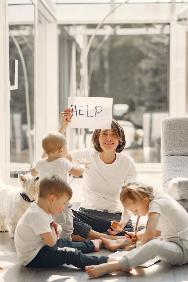 osignaal's tweet photo. Is dit de geboorte van trap -1? Proficiat?😬

Ouders springen in de bres voor falend beleid... ze investeren hun vrije tijd of zetten hun loopbaan on hold. Zij krijgen nog minder ondersteuning dan subsidietrap 0... maar wel onmiddellijk richtlijnen: "wat kan en niet kan"!? (1/n) https://t.co/lNgw2UZkxw