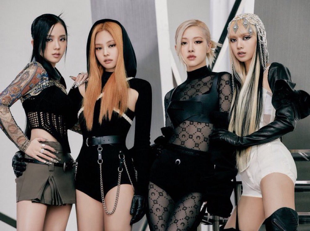 tracklist's tweet photo. MILLION SELLER! BLACKPINK é o primeiro ato feminino de K-Pop a vender 1 milhão de cópias no Hanteo em seu primeiro dia com o álbum #BORNPINK (ainda contando). https://t.co/z19aJoWva1