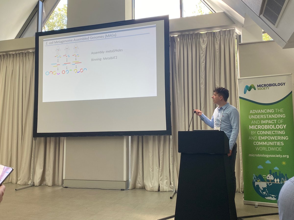 Beautiful talk by Matt Davies on the importance of looking at strain level differences in a microbiome #GenomesMicrobiome22