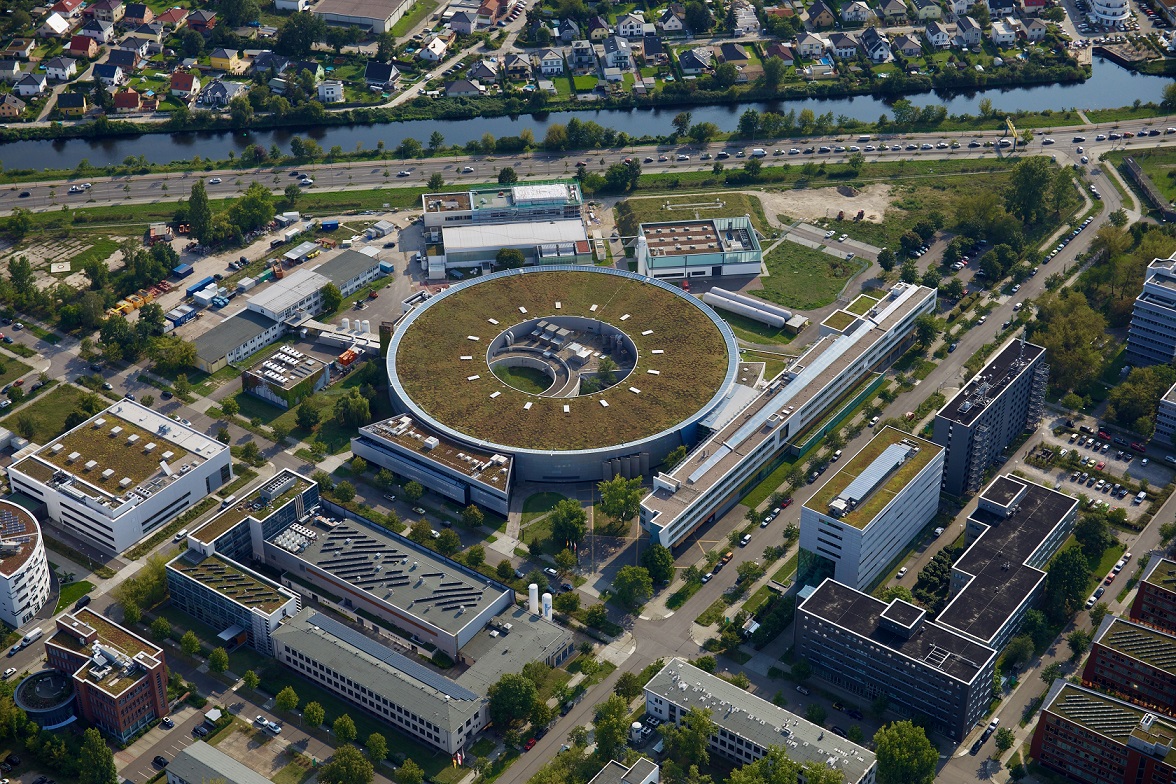 #ScienceAnniversary 
Various types of samples 'see' #synchrotron light and this research brings answers to pressing societal questions. We celebrate all the scientists doing #WorldChangingScience at #BESSY for the last 40 years.
Cc. @lightsources @ResearchGermany @berlinscience