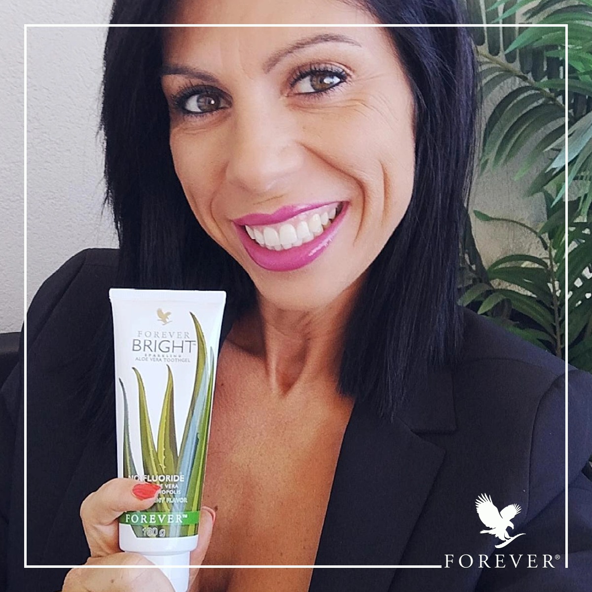 FLPPortugal's tweet photo. É um prazer saber que Silvia ficou satisfeita com a pasta de dentes Forever Bright. 😍💛
E tu, alguma vez experimentaste a nossa paste de dentes? 🤔
#Foreverportugal #Foreverliving #aloevera #foreverbright #toothgel #sorriso #dentes #smile https://t.co/dvumCn2q5H