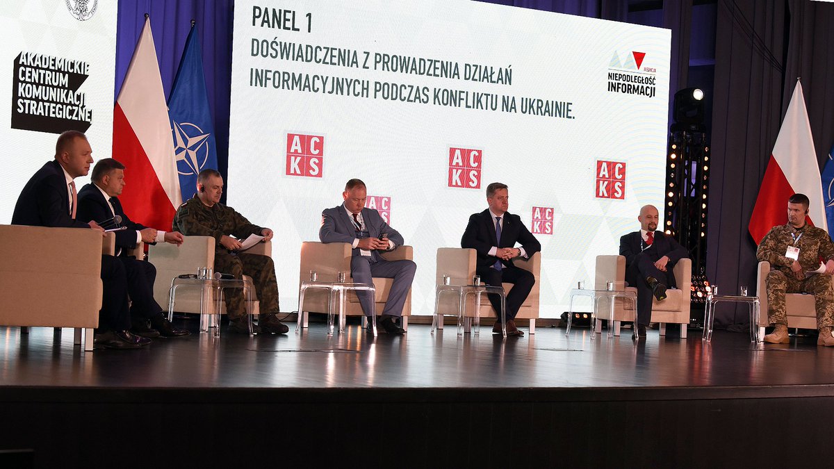 MON_GOV_PL's tweet photo. Wicepremier @mblaszczak: Dezinformacja,która zawsze towarzyszy i towarzyszyła wojnie,jest niezwykle groźna dla społeczeństw demokratycznych.Trzeba z nią walczyć,dlatego potrzebne są instytucje, które oddzielają kłamstwa od prawdy.#NiepodległośćInformacji
📝https://t.co/QsdKXHvMRX https://t.co/XVhy6b4ghp