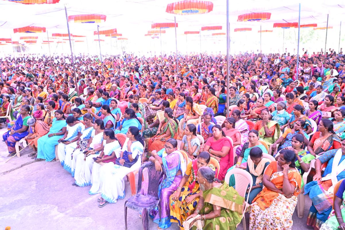 Collector_WGL's tweet photo. తెలంగాణ జాతీయ సమైక్యతా వజ్రోత్సవాల లో భాగంగా నర్సంపేట నియోజకవర్గ పరిధిలో MLA @PSRNSPT, MLC బండ ప్రకాష్, AC LB మరియు ప్రజా ప్రతినిధులు, ఉద్యోగస్తులు, విద్యార్థులు, మహిళా సంఘాలు ర్యాలీలో పాల్గొన్నారు
@TelanganaCMO @TelanganaCS @IPRTelangana https://t.co/HvccfFRU1M