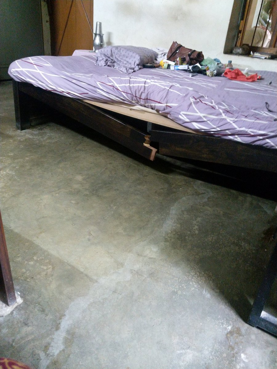 Captrohitpriyad's tweet image. Within 3 years solidwood furniture bought from @Pepperfry @PepperfryC 
Store not taking any liability although within guarantee claim period. Stop fooling customers. @jagograhakjago