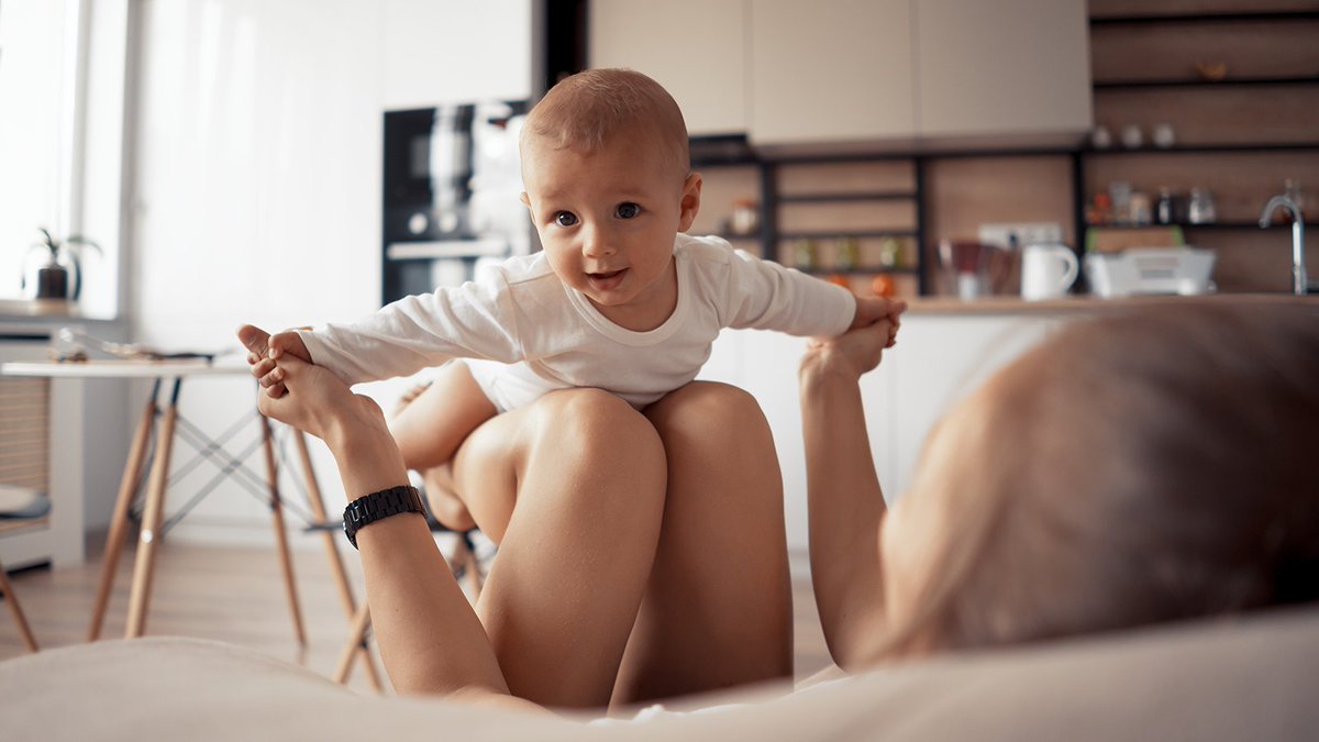 ⭐️ What's your favourite time with your baby? Is it play time? They say time spent playing with children is never wasted! Always treasure this time as it's your time to bond 🤱! This also trains their coordination of limbs and recognition of faces and emotions. Happy playing! 😉