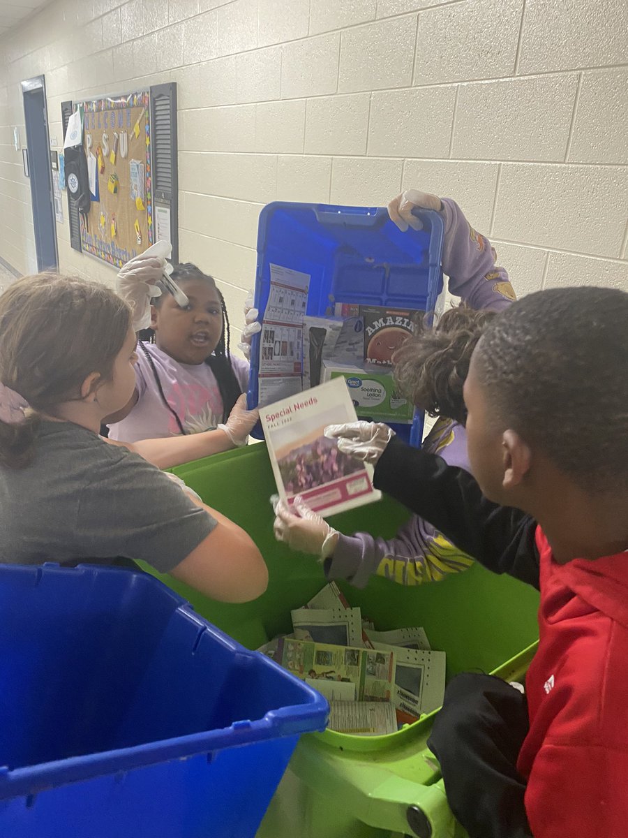 PRE_Shortman's tweet photo. The #PRE_explorers recycling team was in full force! #recycle #premierstartshere #poloproud #rsd2 https://t.co/tt9gaMr1y4