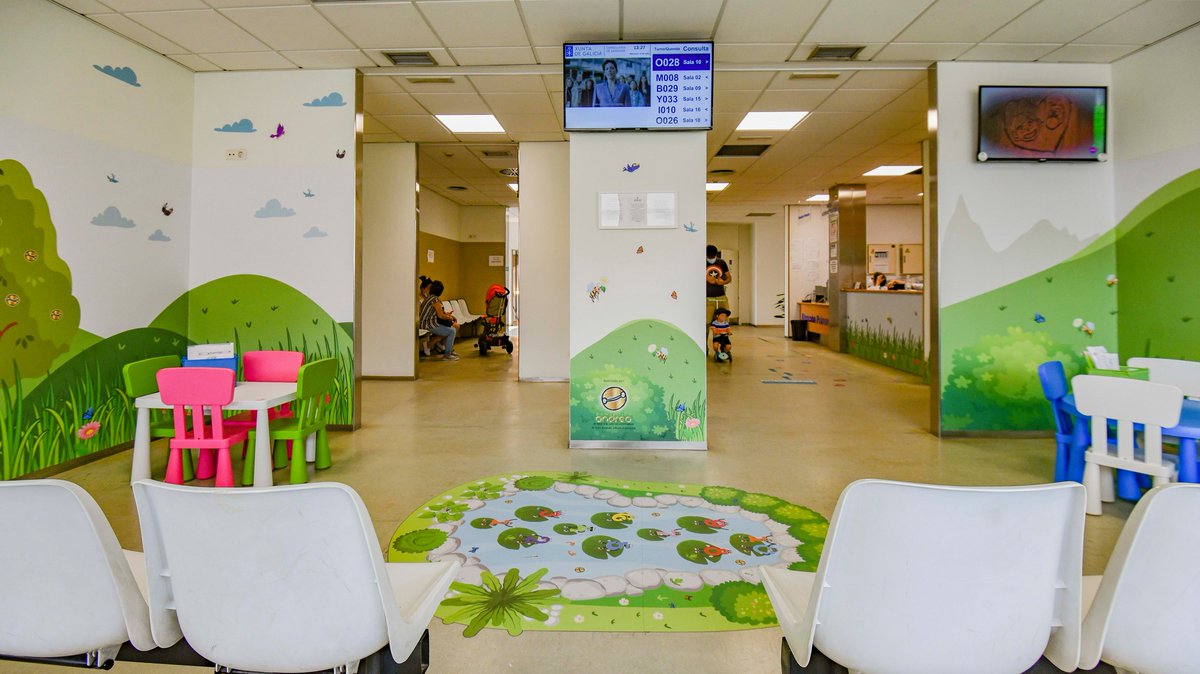 Fundiandrea's tweet photo. Hace pocos días, se cumplieron 12 años desde que iniciamos nuestro maravilloso proyecto de Dulcificación de espacios pediátricos hospitalarios en Galicia. 

#fundiandrea #multiplicandosonrisas #dulcificaciondespaciospediatricos #hospitales #Galicia https://t.co/GNpyYvnOGO