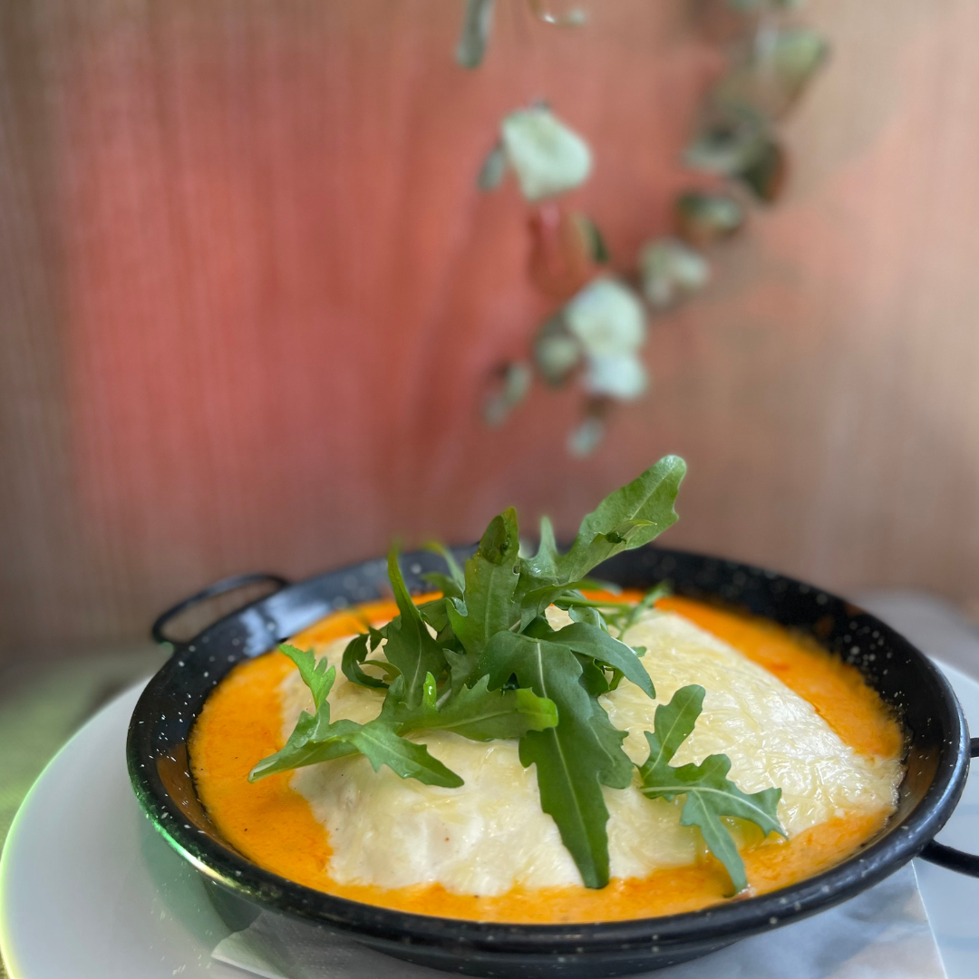 Nuestro chef realiza los platos con la mayor delicadeza posible, consiguiendo sacar los sabores 😋 más intensos de cada ingrediente.

Come mejor que en casa, come en Restaurante Alameda 🌿

☎️​ ＋34 952 82 45 70⁣⁣

📍 Av. Ramón y Cajal 3, 29601, Marbella (Málaga)⁣⁣