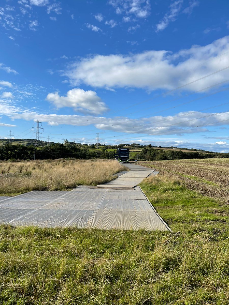 Davis_Trackhire's tweet photo. 📞 Tue PM - Client has urgent #Trackway requirement
👷♂️ Wed AM - Site surveyed
📧 Wed PM - Quote & job pack sent
🚛 Thu AM - Install starts
😃 Fri AM - Client's equipment safely on site
#TemporaryAccess done #TheDavisWay 🟢⚫️
#GroundProtection #PortableRoadway #WI1 #OHL #EPZ https://t.co/jvk6hldKSH