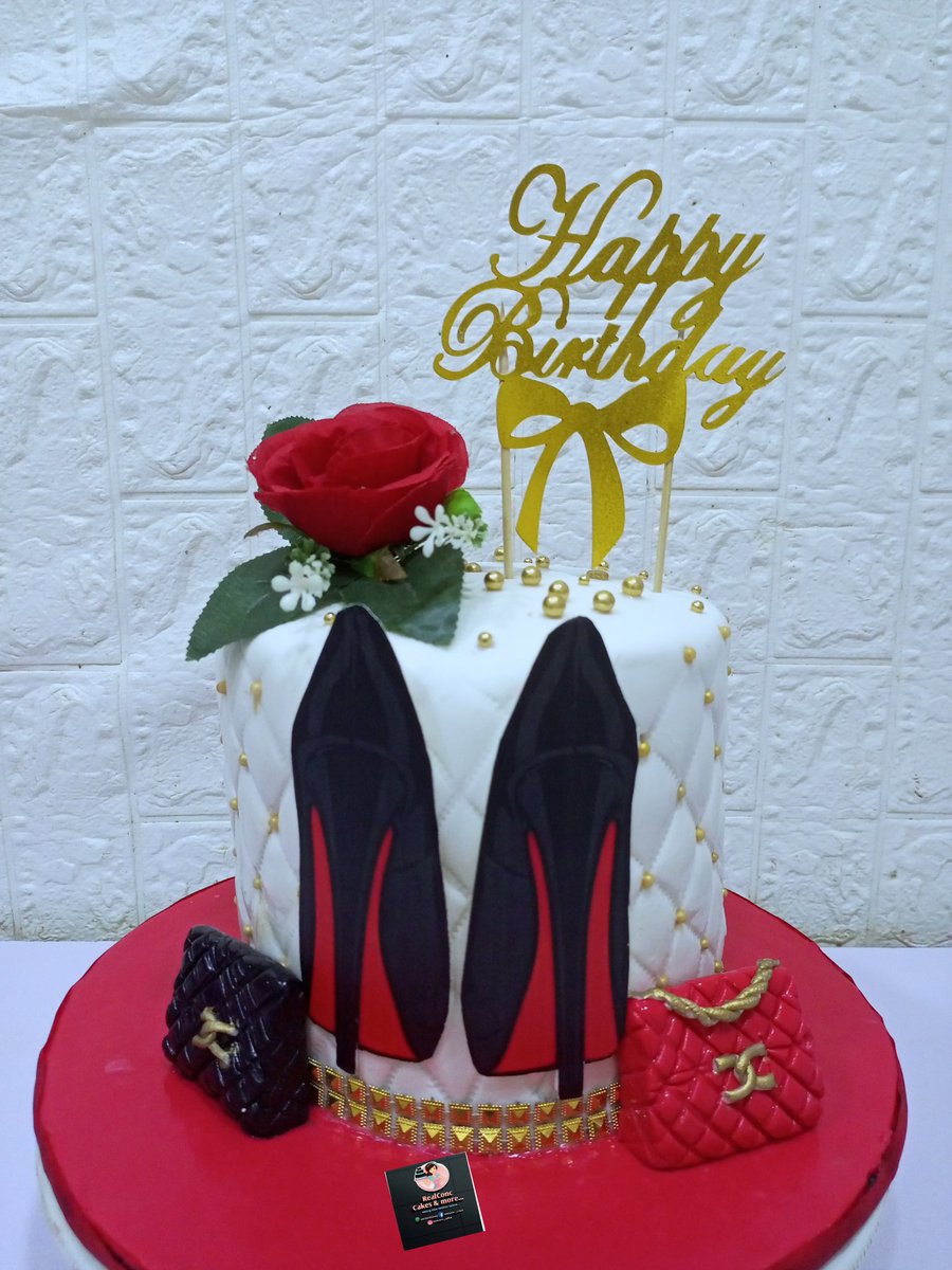 realconc_cakes's tweet photo. A beautiful cake for a beautiful customer. #abujabaker https://t.co/ZVjX9mY7wY