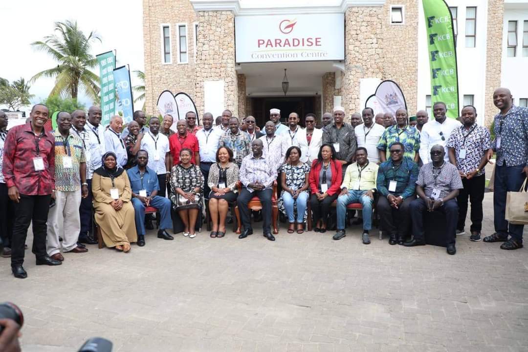 NyotiErick's tweet photo. Governor Ken Lusaka is currently attending the Inaugural Council of Governors meeting and induction workshop at Pride Inn, Mombasa County.

The theme of this year's CoG induction is; Towards Better Governance and outcome-driven service delivery at the Counties. https://t.co/pRa4NIsMxJ