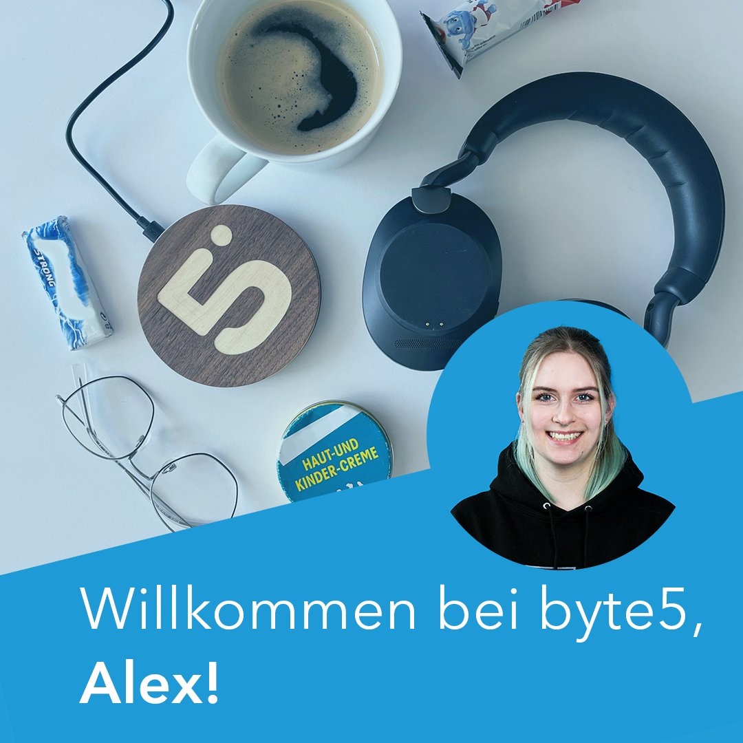 byte5's tweet image. Alex verstärkt seit 2022 als bunter Kreativ-Kopf das #byte5 Design- &amp;amp; Frontend-Team. Farben, die sie in ihren Outfits vermeidet, steckt Alex stattdessen in ihre Designs &amp;amp; Haare. 🌈Mehr über unseren Neuzugang gibts hier: bit.ly/3S5OpOr 
#willkommenbeibyte5 #FrontEnd