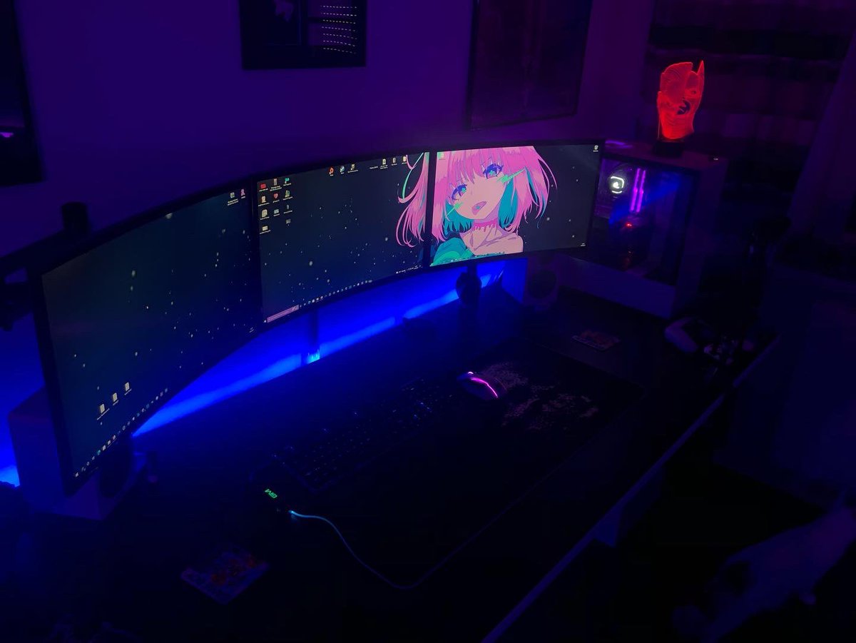 Sinatikk's tweet photo. Auch ein sehr geiler Wallpaper wie ich finde auch mal in 2 Arten Blau oder Pink was sagt ihr? Gegen 17 Uhr sind wir wieder Live mit #primalps2 und #nfspayback 🙏🏻💜🙏🏻 also gern vorbeischauen 🙏🏻💜🙏🏻 Link in Bio 🙏🏻💜🙏🏻 #twitch #twitchde https://t.co/kdk4yMYlyl
