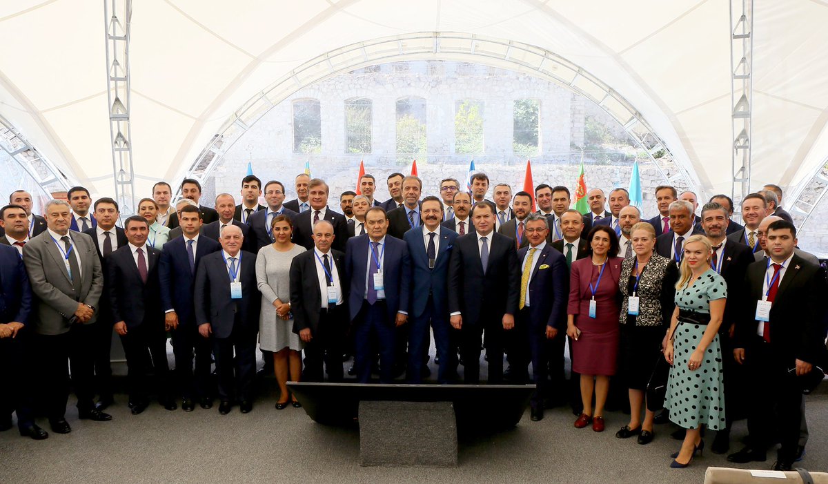 RHisarciklioglu's tweet photo. Karabağ’ın kadim şehri #Şuşa’da Türk İş Forumu düzenledik.

Türk Devletleri Teşkilatı üye ülkelerin iş insanlarının katılımıyla #Karabağ’ın ekonomik kalkınması için yapılacakları konuştuk.

Türk Ticaret ve Sanayi Odası Başkanı olarak mesajımız net #AzerbaycanınYanındayız https://t.co/7YL1ZJlVr2