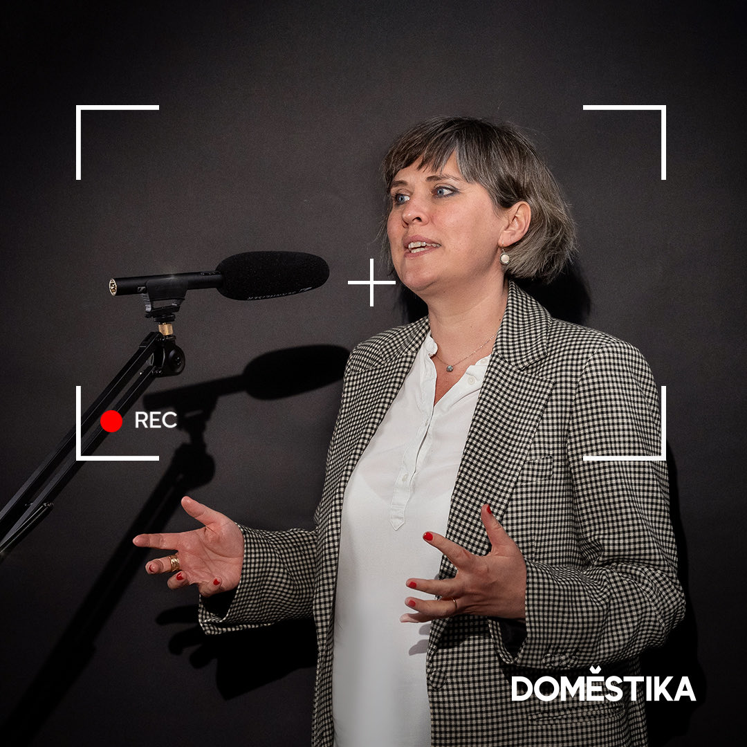 DollarSmirnova's tweet photo. It’s here! 🎉🎉🎉 Check out the trailer to my new ⁦@Domestika⁩ course! https://t.co/QKBYvGcr6L #communicationtips #publicspeakingcoach #publicspeakingtraining https://t.co/jyggF6iVvB