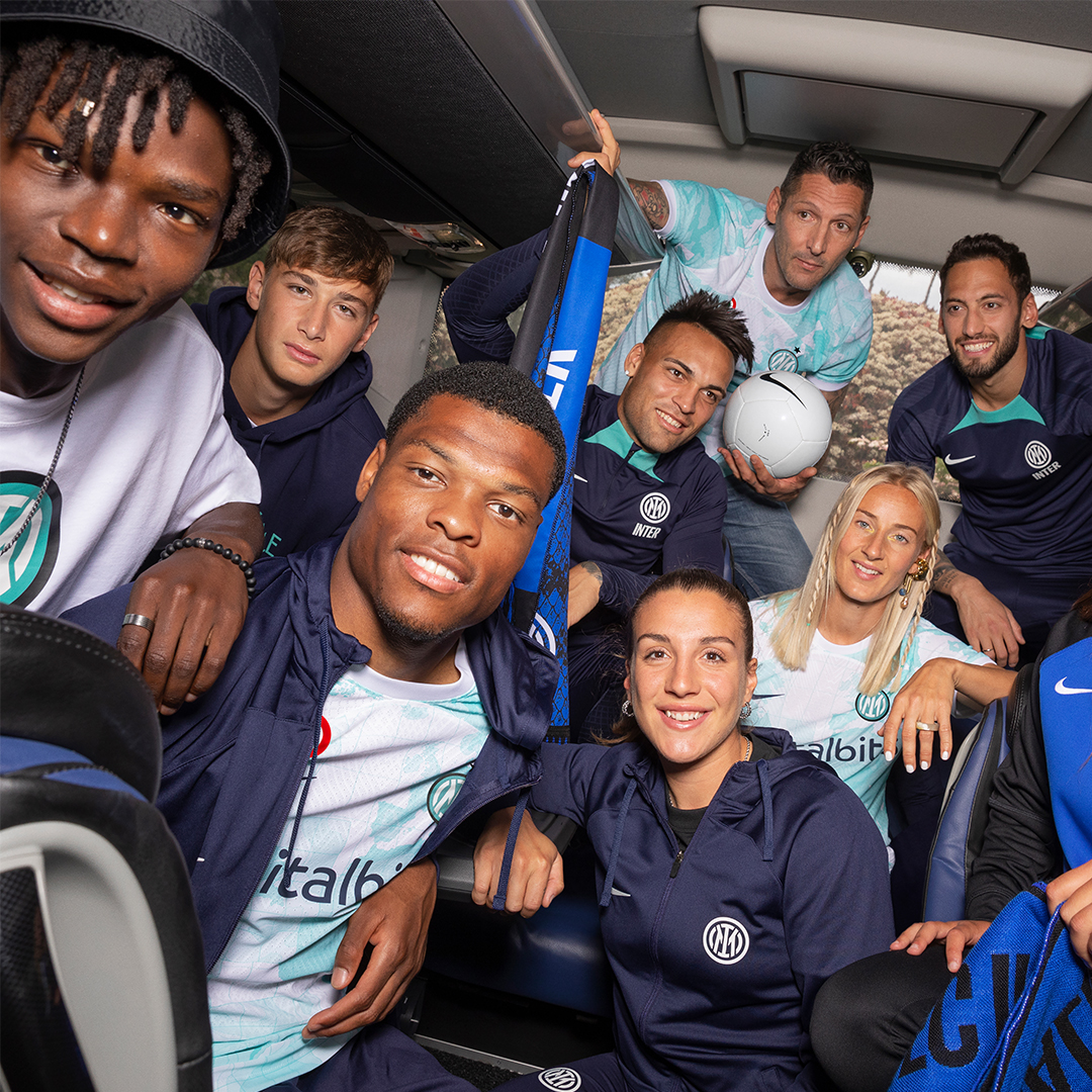 Be part of the Inter World 🌍

Get your Away Kit here 👉 bit.ly/3BIKNfW 

#BrothersAndSistersOfTheWorld #IMInter
<a href="/nikefootball/">Nike Football</a>