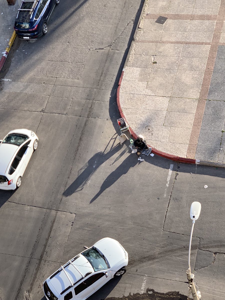 Barreiro y Benito Blanco … fogata y cocina en la calle…