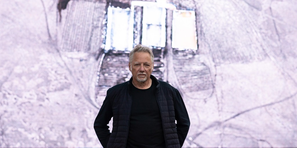 sydney_festival's tweet photo. There's only a few days left to see @EdwardBurtynsky's #IntheWakeofProgress at Taylor Square, Oxford Street. Here's everything you need to know about this extraordinary work 👉 https://t.co/i3yOm5mddv https://t.co/gCLBw7EvGy
