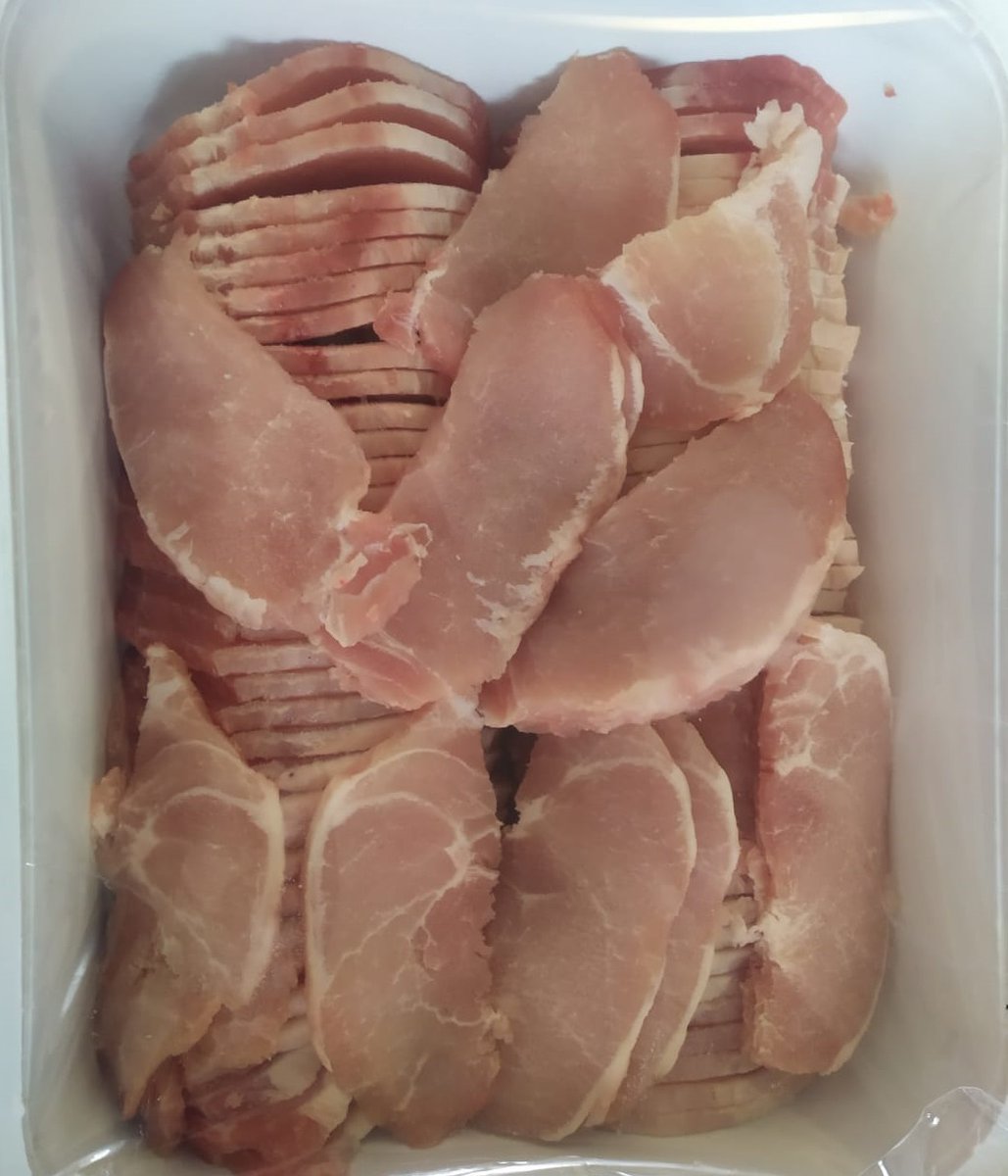 Como sabéis en Industrias Cárnicas Sierra Nevada buscamos lo mejor para ti y para tu familia 😁 , por eso os recomendamos nuestra carne de cerdo de Lomo Blister😉.
Pásate por las tiendas de #Valdivia  y pregunta por nuestros productos.
☎️ 958 501 780. #FelizViernesATodos
