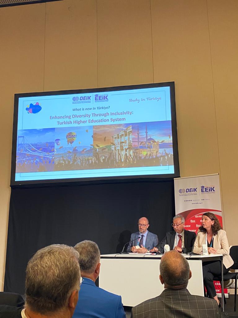 deikiletisim's tweet photo. Eğitim Ekonomisi İş Konseyimiz 32. @TheEAIE'de, "What is new in Türkiye? Diversity through Inclusivity: Turkish Higher Education System" paneli düzenledi.

Türk yüksek öğretim sistemindeki son trendler ve gelişmeler; EAIE katılımcılarına aktarıldı.

#EAIE
#StudyinTürkiye🇹🇷 https://t.co/MGhd7JFDO6
