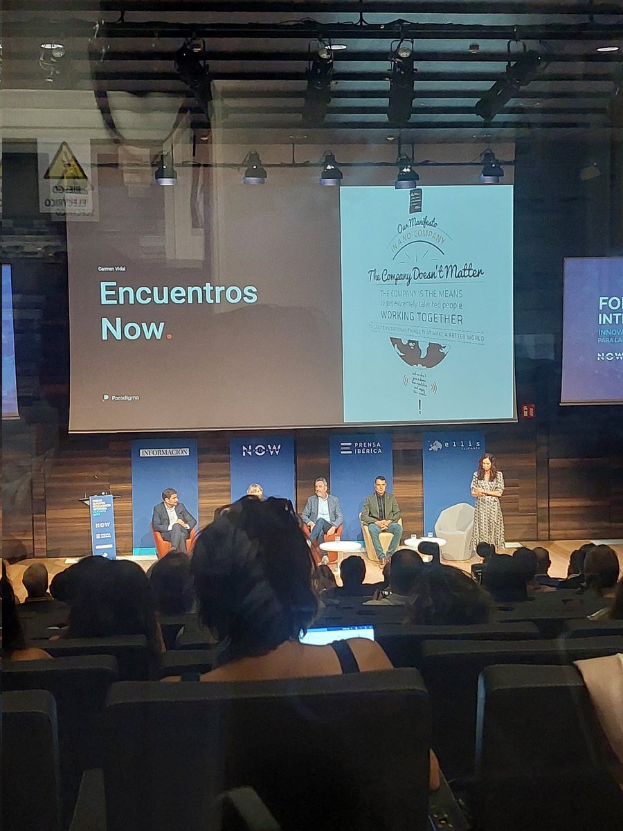 Siguiendo desde la cabina del #foroeuropeoIASalud la motivadora conferencia de <a href="/cvidal/">Carmen Vidal</a>. Un modelo de emprendedora a seguir.