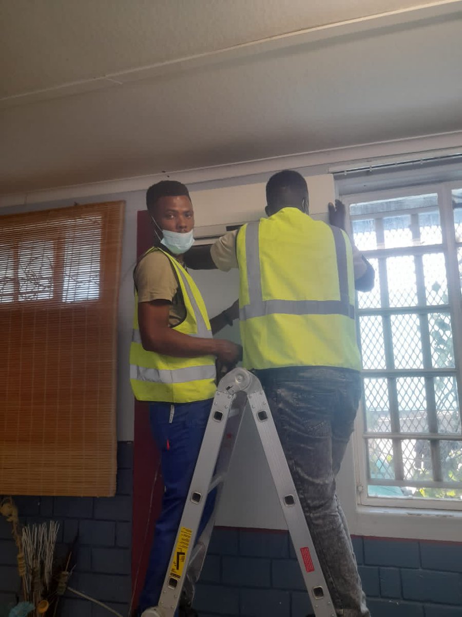 HvacNamibia's tweet photo. Continue celebrating World Ozone Day, One of the HVAC members, MILLENIUM REFRIGILATION AND ELECTRICAL SERVICES paid a visit to NAMIBIA REDCROSS SOCIETY to give them free air conditioning service. We thank you MRES for your engagement and for memorizing an important day. https://t.co/BHmgRX9jyx