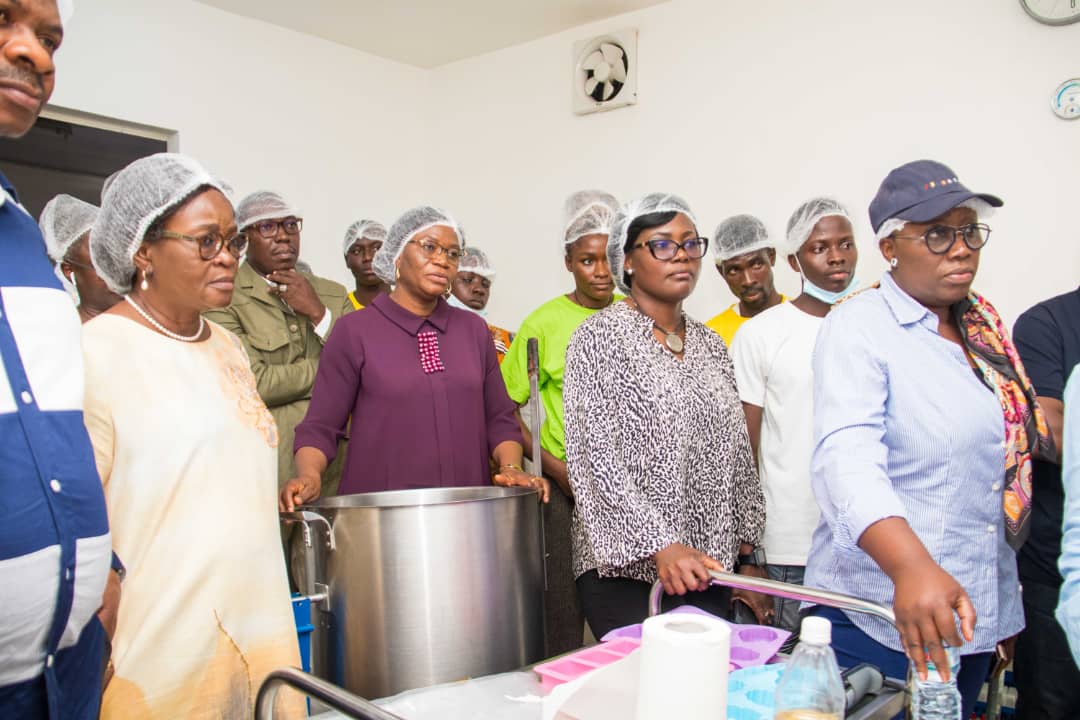 kmnatchaba's tweet photo. #Govatwork #karikari #captionthis https://t.co/wyBw0bWm73