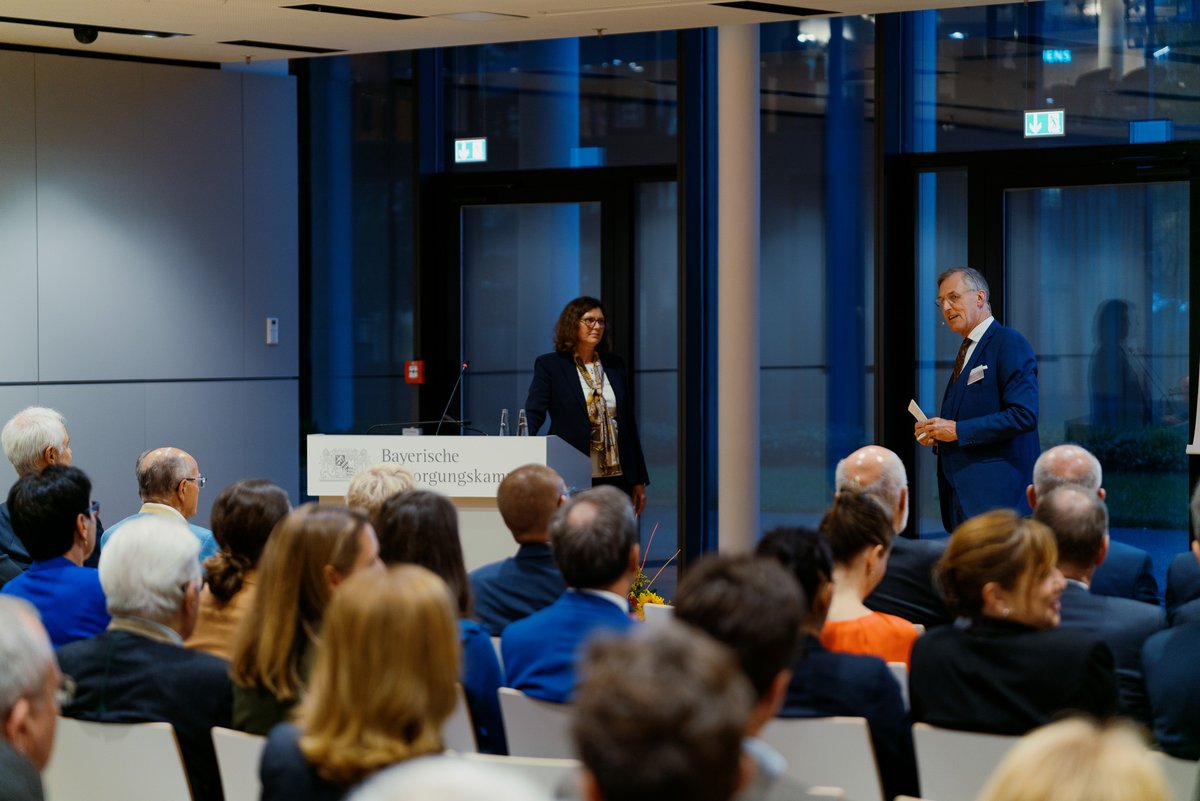 BVK_PR's tweet photo. "Demokratie und die Krisen-Zeit für Zuversicht?"-so das Motto der Veranstaltung "BVK im Dialog" der Bayerischen Versorgungskammer mit Speakerin @IlseAigner. Ihr Appell: Nur als freiheitliche #Demokratie und mit Zuversicht gehen wir gestärkt aus aktuellen Krisen hervor. https://t.co/epH9z7Bg6O