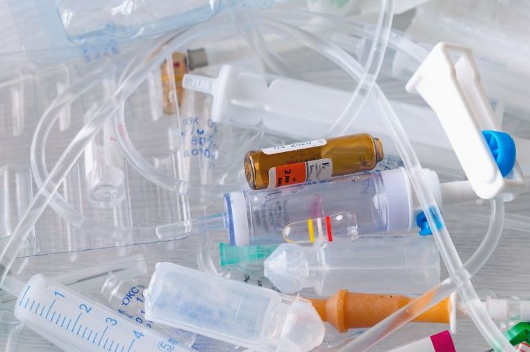 StericycleEs's tweet photo. El proceso de recogida y almacenamiento de residuos biosanitarios tiene un papel importante en su gestión ya que garantiza la manipulación, el tratamiento y la eliminación seguros de estos residuos.¿Cómo se recogen y eliminan los residuos biosanitarios? 
👉https://t.co/GgF0AaA3XE https://t.co/57LaAFzjsi