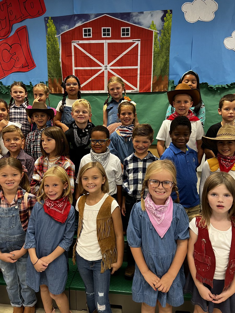 DcesDragons's tweet photo. Our 1st Grade Barnyard Moosical and Family Bingo Night was a huge success! It was our largest turn out yet! A big “Thank You” to everyone who came out to support our sweet little Dragons! #Bingo #BarnyardMoosical @oconeecoschools https://t.co/ylgzAEiD7v