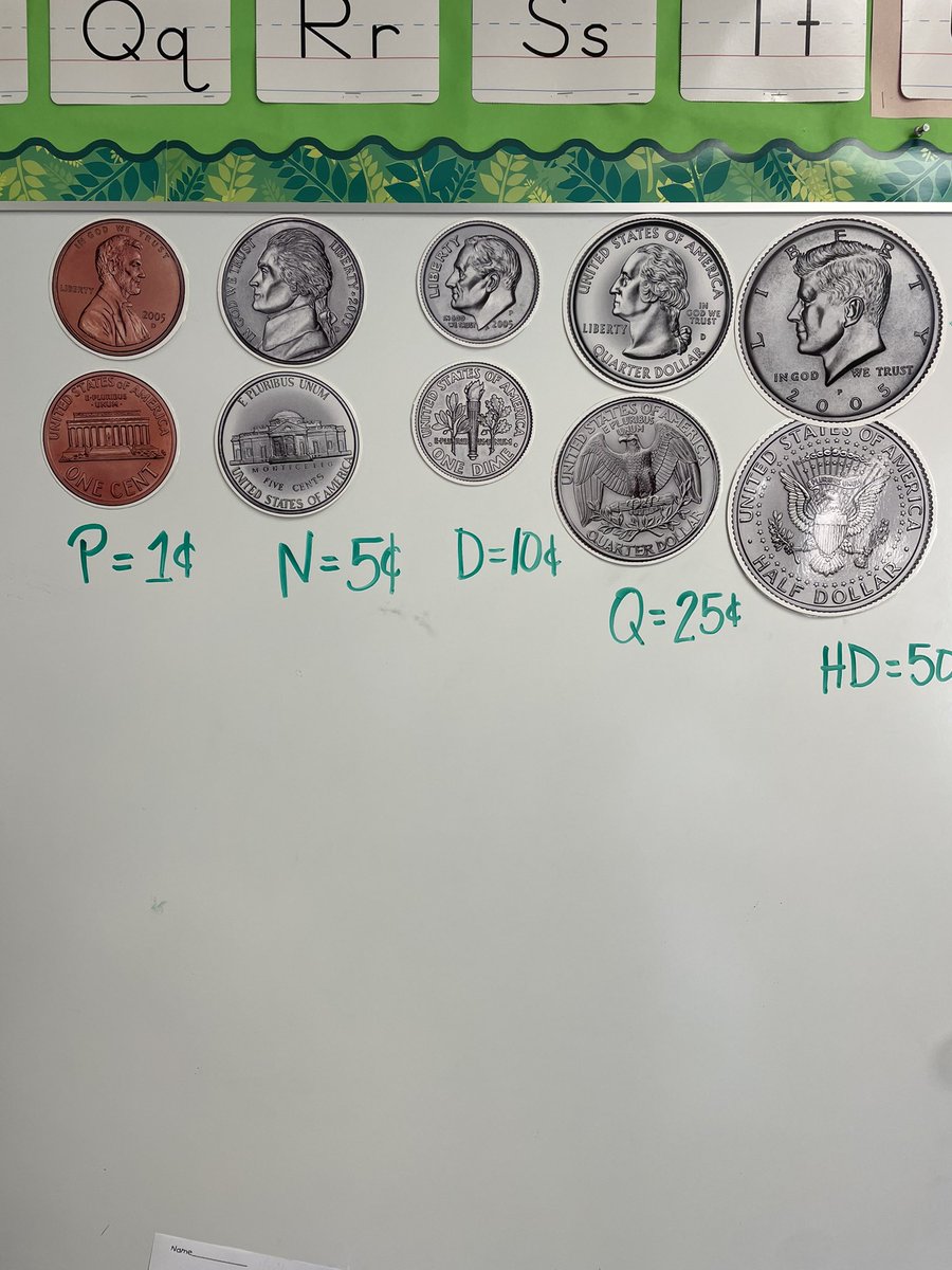 Mr_Uselding's tweet photo. How do we get kids to talk about math? These 3 questions made them reflect on the process with their peers #DESGreats #MrUsCrew #mathchat #math @delanoelem https://t.co/fEqytRhcLx
