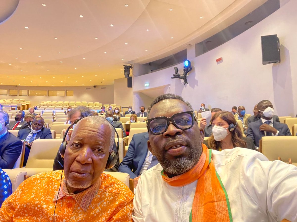FRemarck13's tweet photo. @Pathe_O @rogerbango, opérateurs culturels économiques de talent et reconnus à l'international participent à la rencontre promotionnelle #CI225 #Italie. Des échanges avec des entrepreneurs 🇮🇹dans le #textile la #mode prévus.
#Partenariat
#MINCF_CIV
#MaCultureCIV https://t.co/nOtl8Et7F2