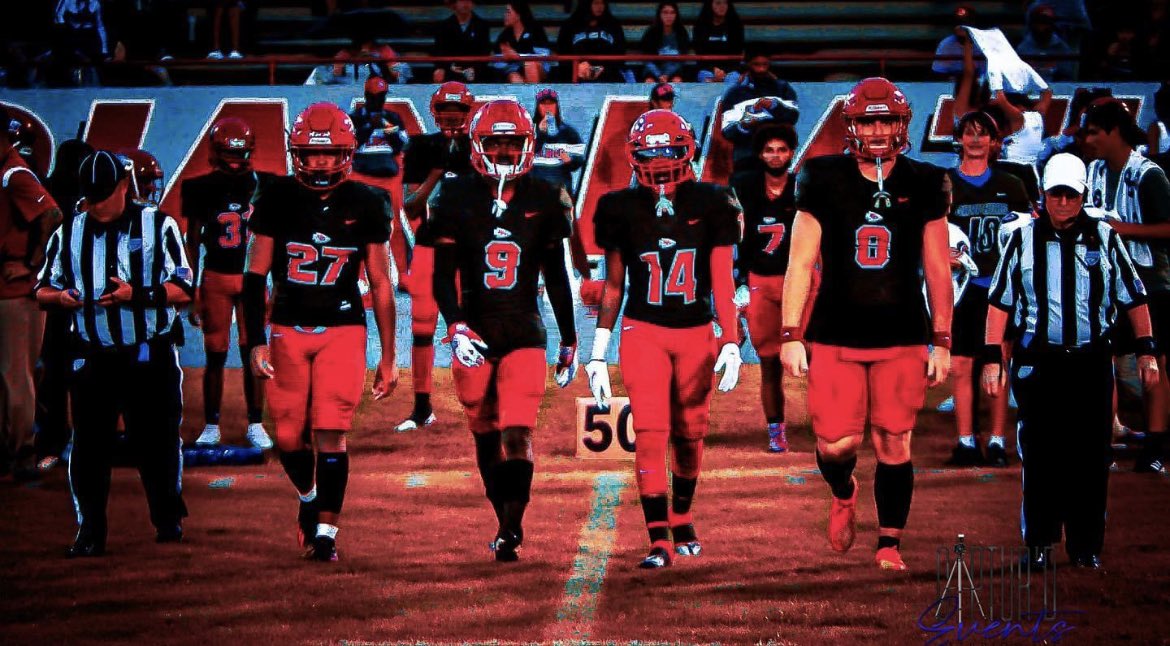 coachmreece's tweet photo. Run and Hit!! 🔴⚫️🏹 #BeatRiverview #BayBoyz #NonNegotiable https://t.co/BOBpcnHyDJ