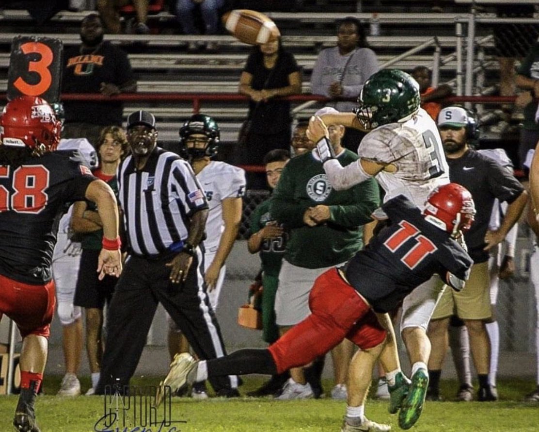 coachmreece's tweet photo. Run and Hit!! 🔴⚫️🏹 #BeatRiverview #BayBoyz #NonNegotiable https://t.co/BOBpcnHyDJ
