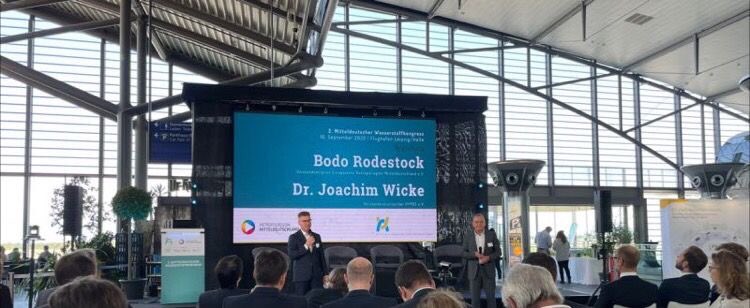 2. Mitteldeutscher Wasserstoffkongress auf dem Flughafen Halle/Leipzig - Das „Wasserstoffnetzwerk #Lausitz“ ist mit dabei neben weiteren Netzwerkmitgliedern wie die @LEAG_de, <a href="/BTU_CS/">BTU Cottbus-Senftenberg</a> uvm. #ihkcottbus