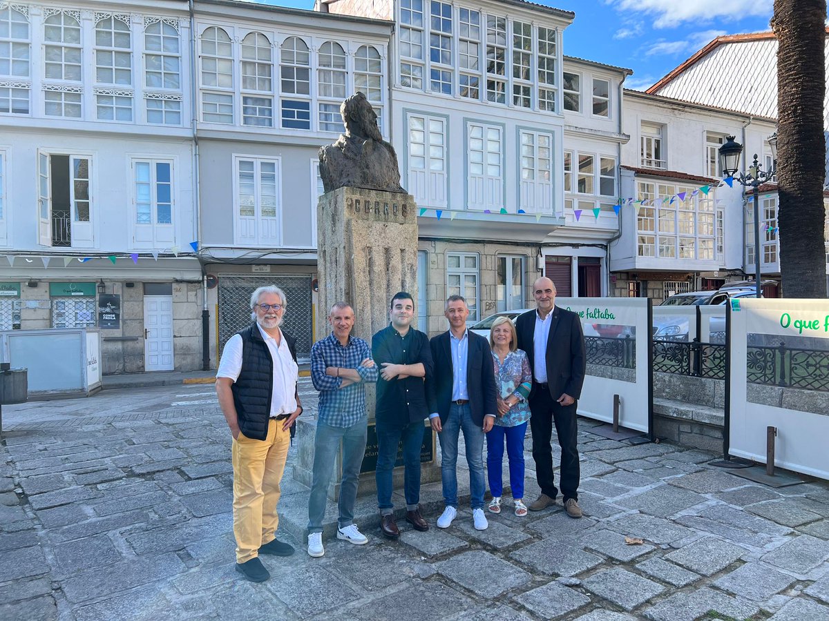 danielchapela1's tweet photo. Onte, con motivo do 171º aniversario de Curros Enríquez, desde a Comisión de Cultura do @ppdegalicia  desprazámonos a Celanova, onde estivemos acompañados polo presidente da xestora local do PP, @Pablo_PerezP, e o voceiro do PP local, José Luis Ferro Iglesias. @PPdeOU https://t.co/PEQzHEpgYo